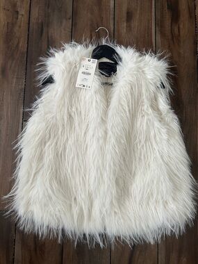 Zara White Faux Fur Vest